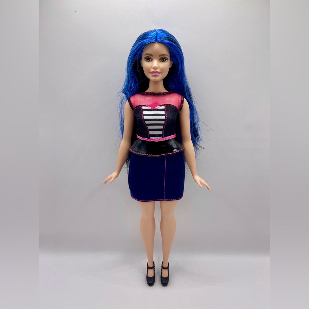 Barbie Fashionistas Model #27 Neysa Face Sweetheart Stripes Blue Hair Curvy Doll